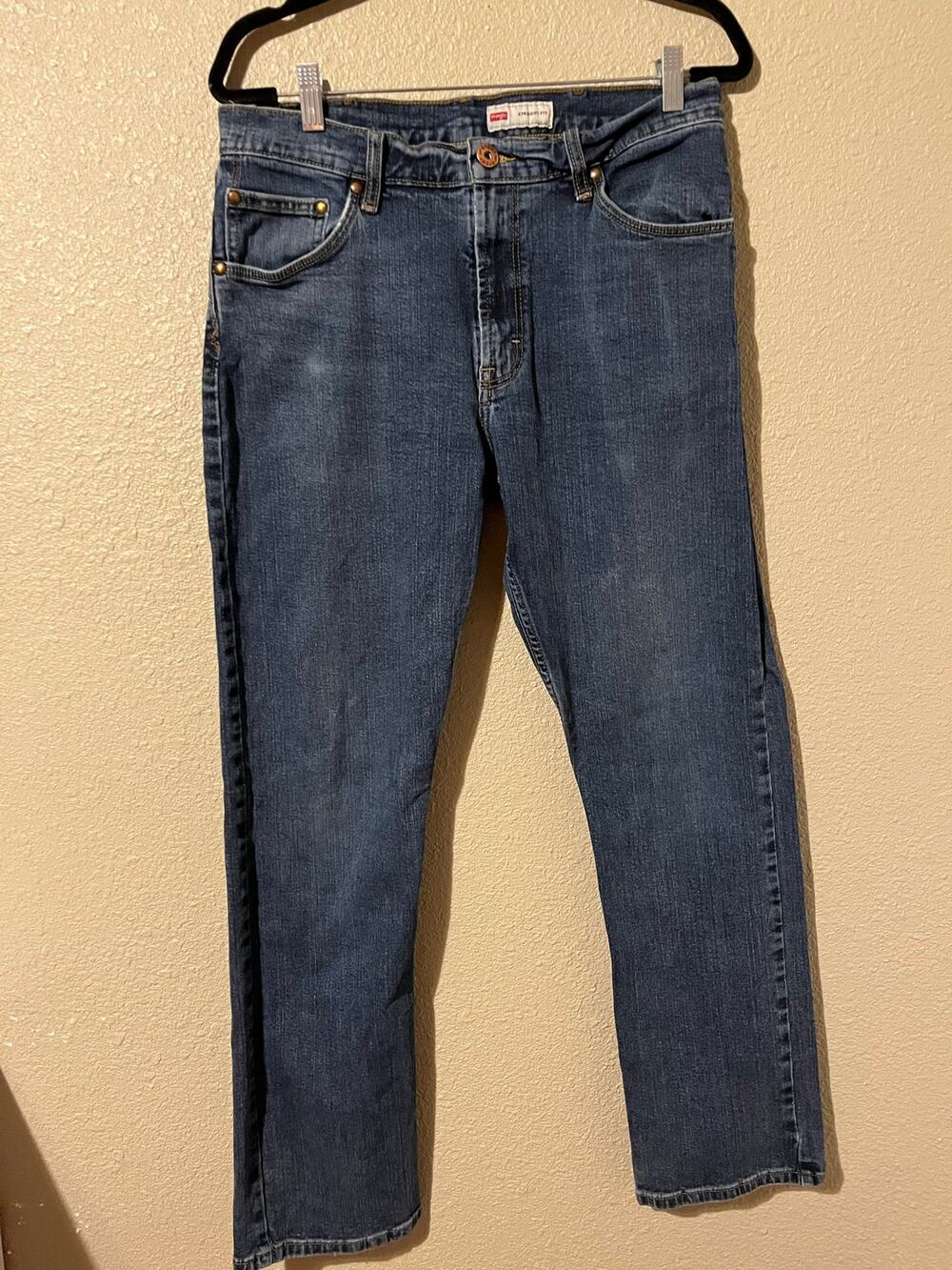 Wrangler straight fit men’s jeans size 34 x 32